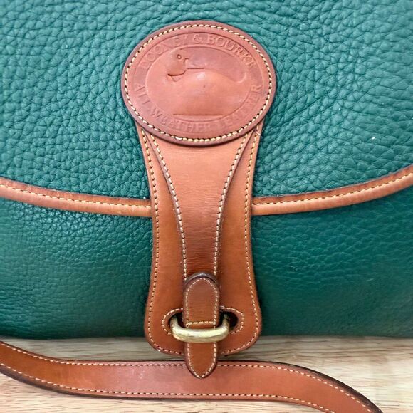Vintage Green Dooney & Bourke Leather Equestrian Crossbody Medium Essex Purse - Picture 4 of 14